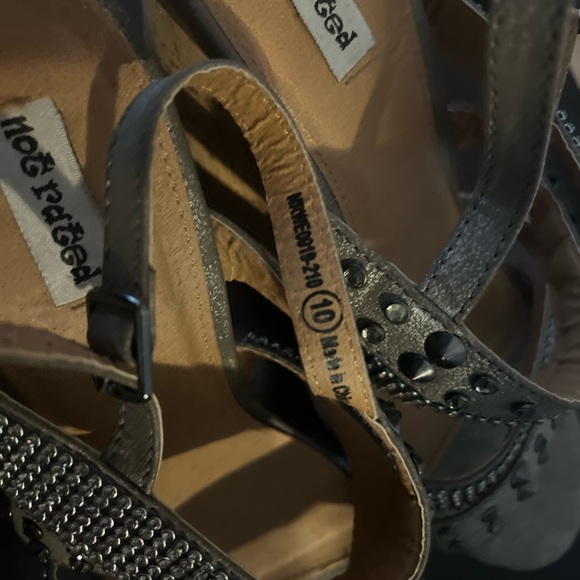 Beautiful wedges worn a few times great shape . - Picture 4 of 4